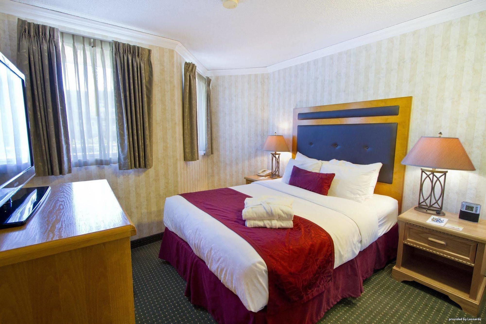 Western Inner Harbour Hotel